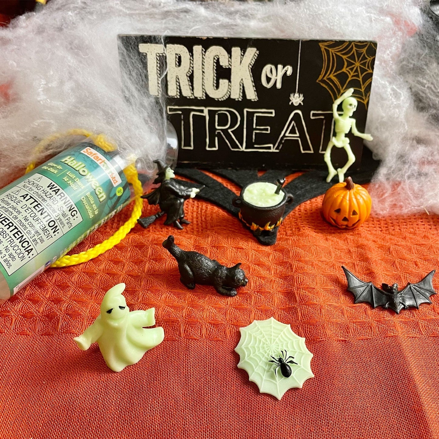 Glow-in-the-Dark Spooky Halloween Toys Designer TOOB®